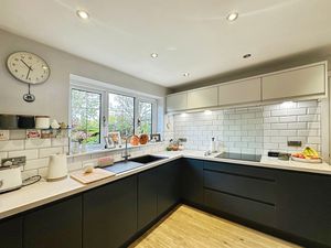 Kitchen- click for photo gallery